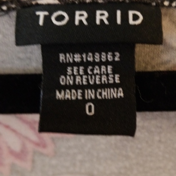 Hi lo by Torrid - Picture 4 of 5